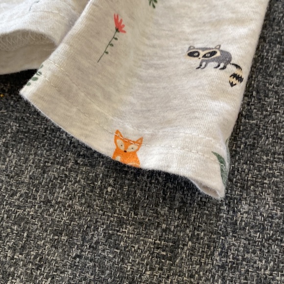 TWIK | Long sleeves V-neck tee. Cute animal patterns. Size XS. - Picture 6 of 8